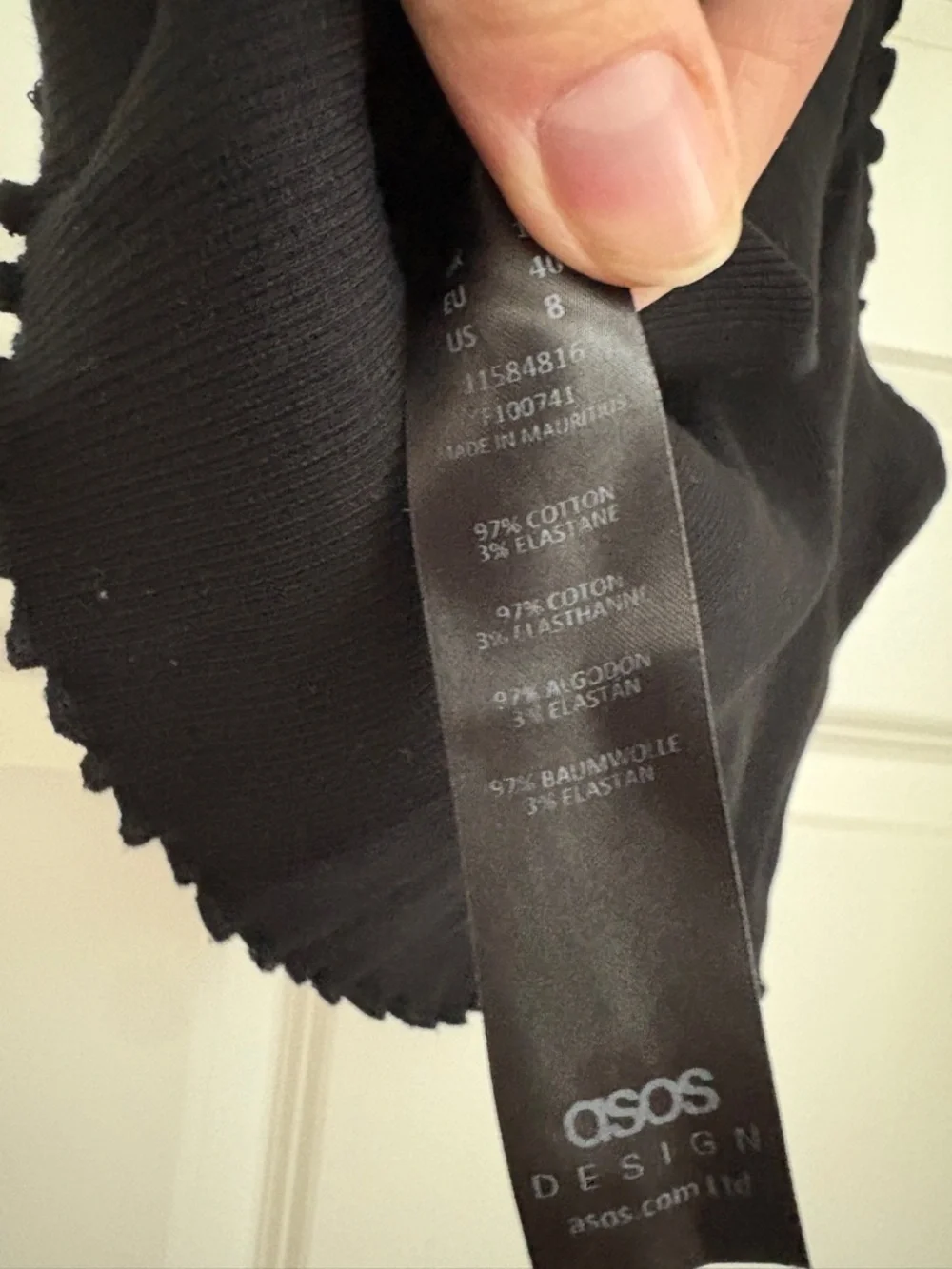 ASOS Ribbed Baddie Grunge Scallop Edge Crop Tank Top Black Whimsigoth - Picture 4 of 4